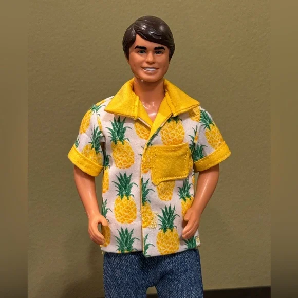 Handcrafted pineapple print doll shirt lined in yellow - Picture 1 of 6